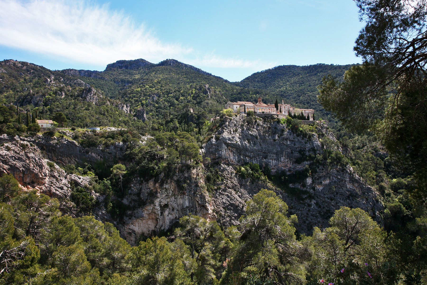 Abans de ser balneari, Cardó era un monestir dels carmelites