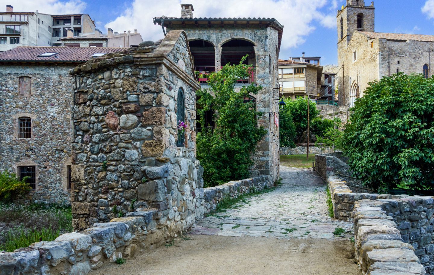 L'antiga via de ferrocarril de la fusta passa aprop Bagà, la capital històrica de l’Alt Berguedà