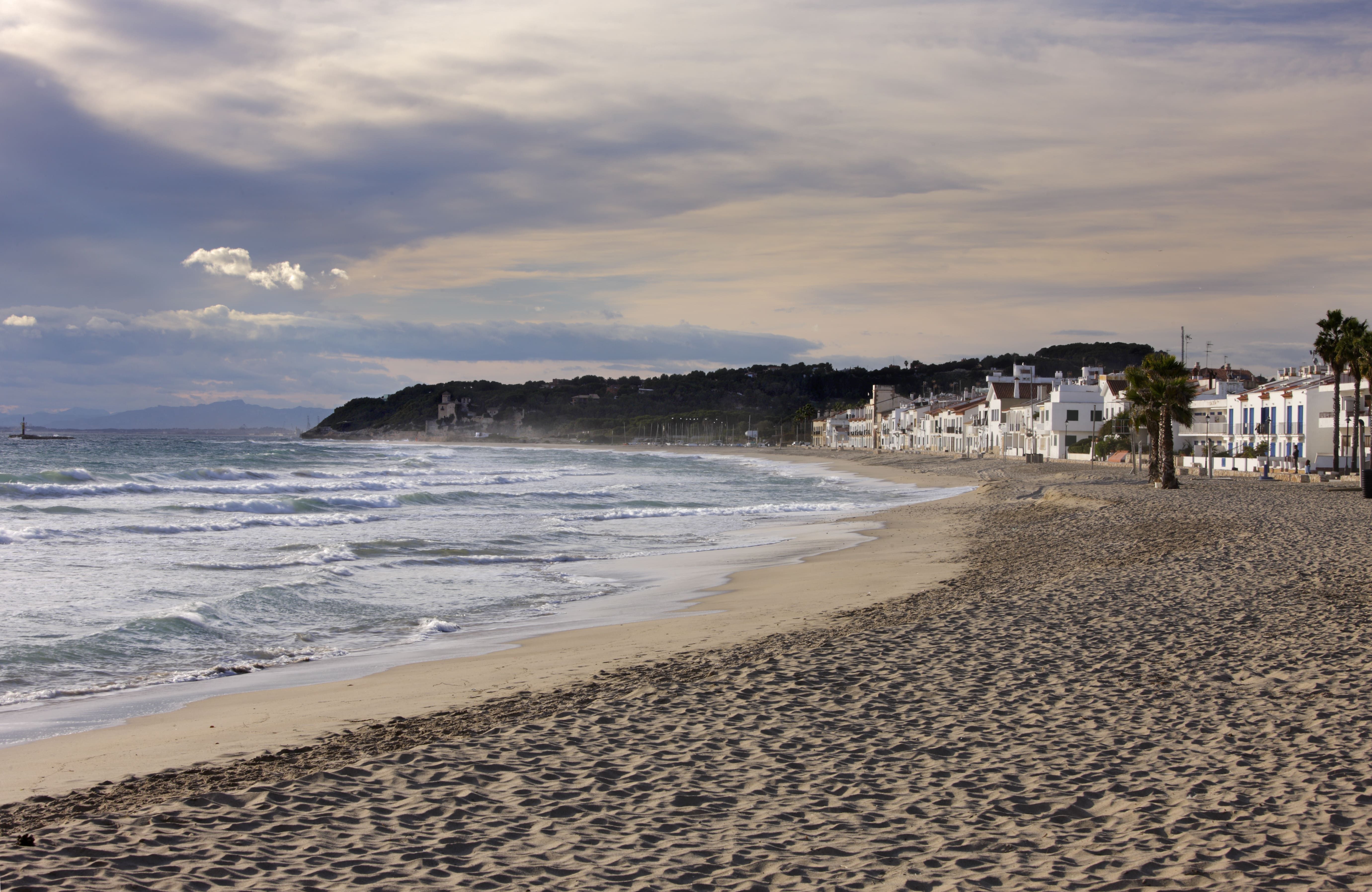 Les botigues de Mar, a la platja d'Altafulla