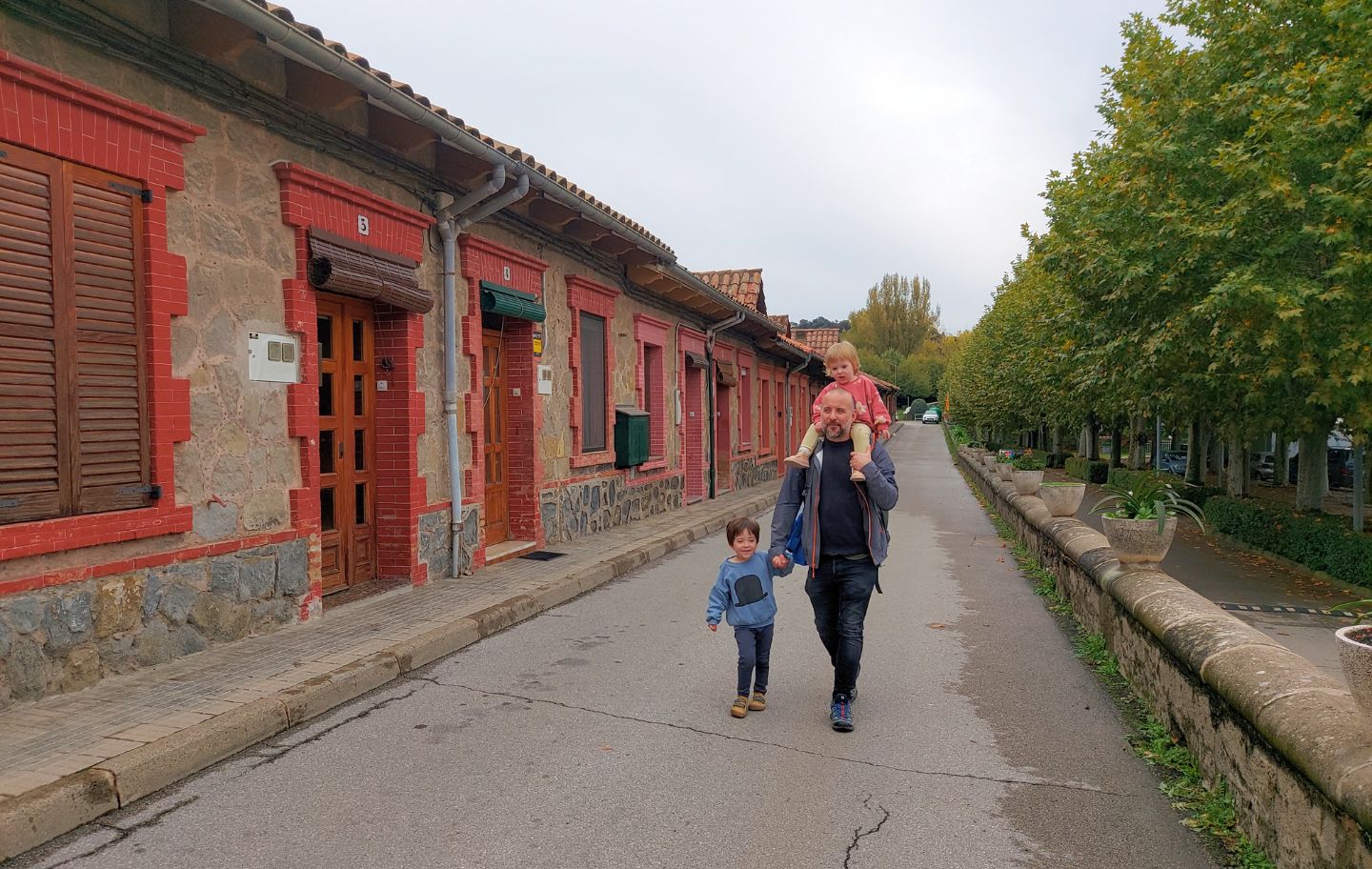 Un passeig per la colònia de Borgonyà