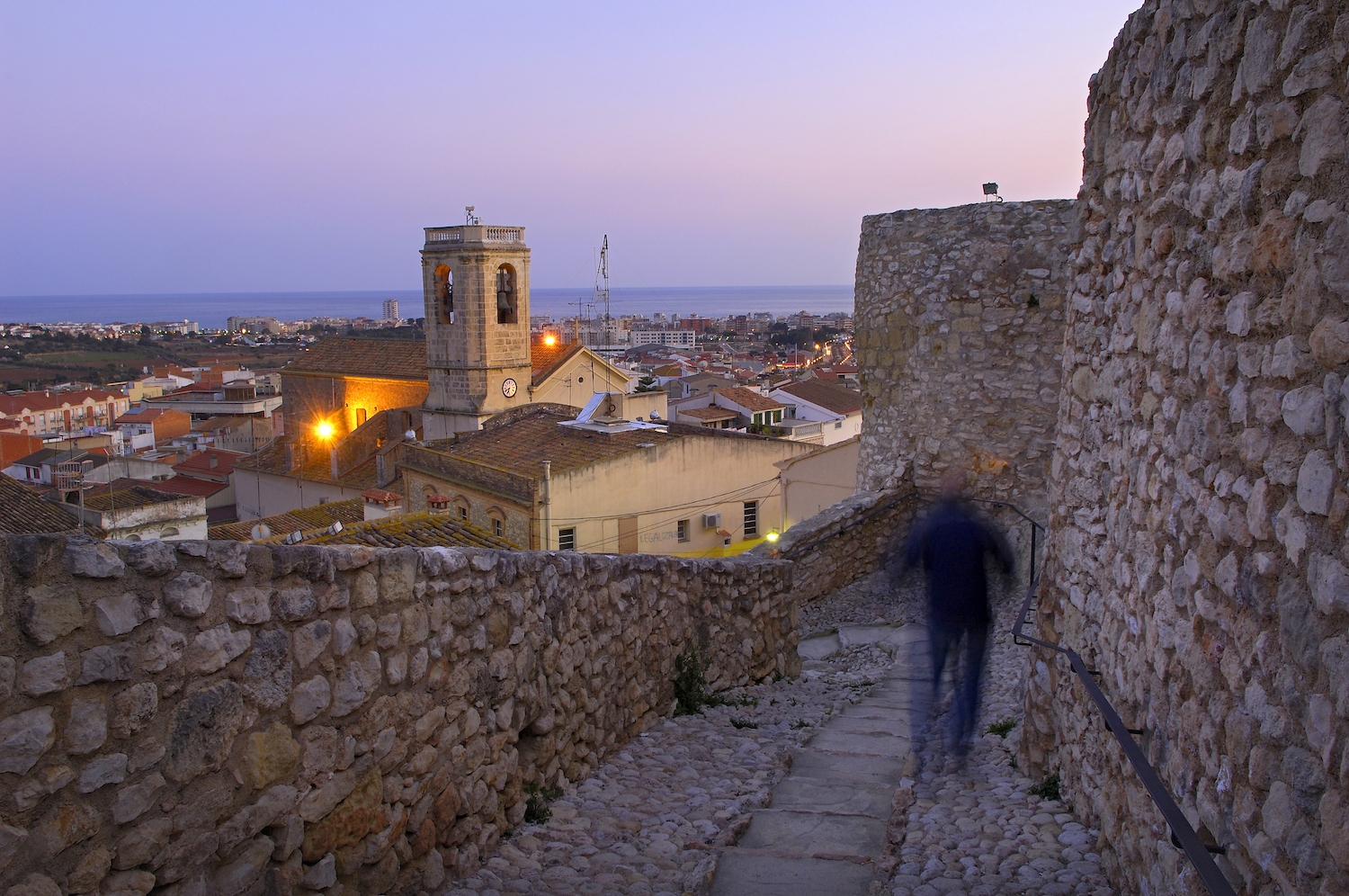 Des del Castell de Calafell podem gaudir d'unes impressionants vistes del municipi