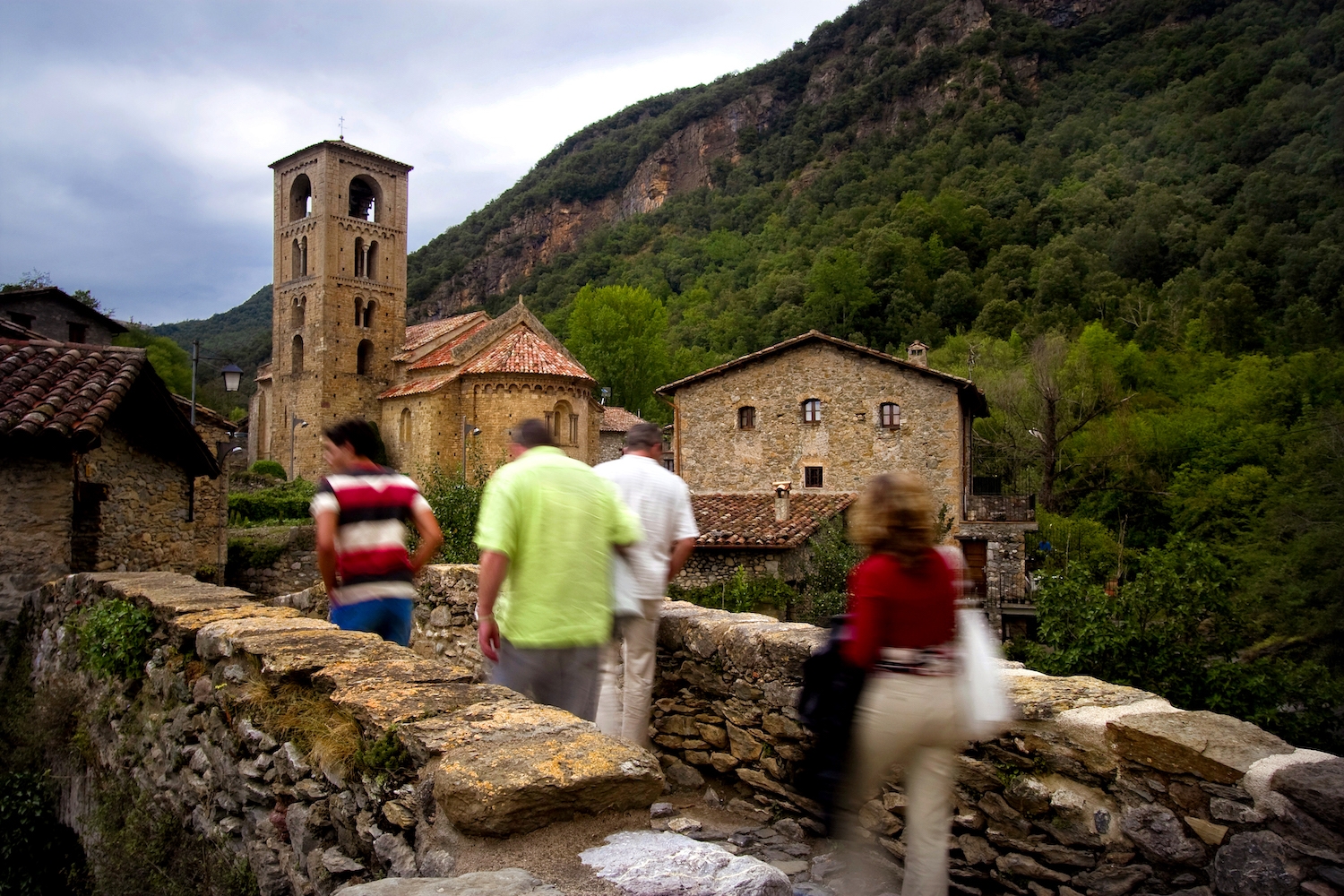 A Sant Cristòfol es venera el Crist Majestat de Beget, una talla romànica del segle XII, policromada i d’uns 2 m d’alçada