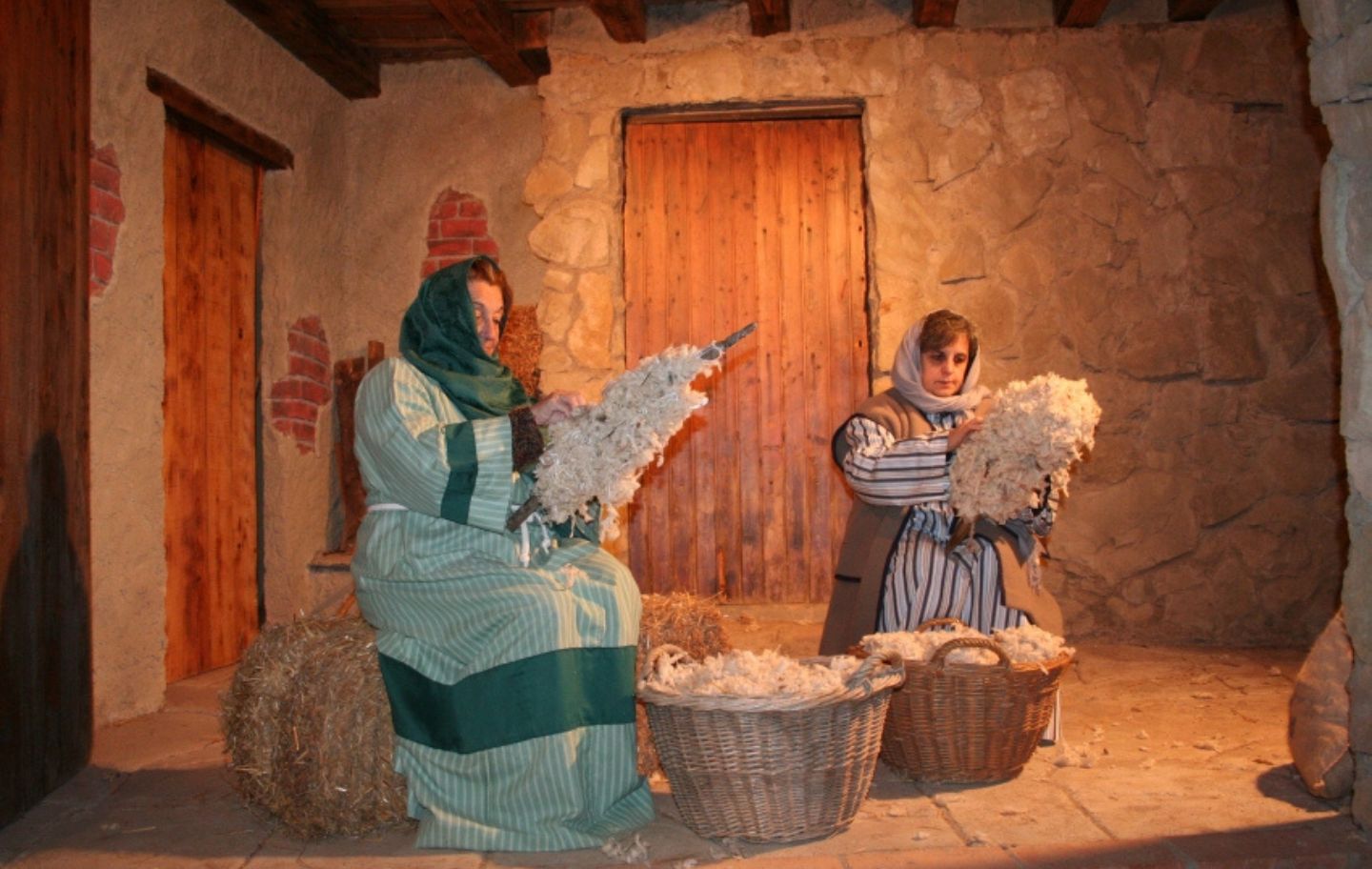 Escena de les teixidores del Pessebre Vivent d'Osona