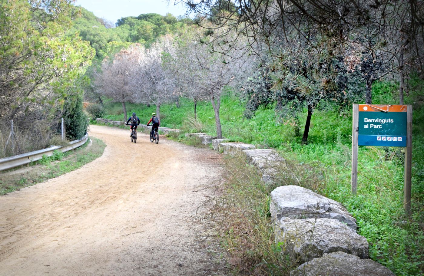 Entrada al Parc Natural de la Serralada de Marina des de Sant Coloma de Gramanet