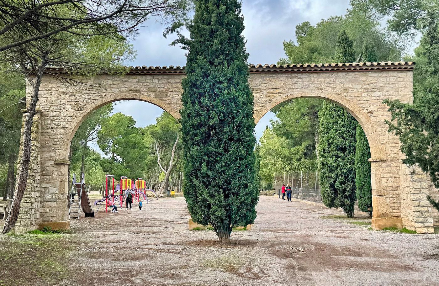 La ruta passa per una important zona de jocs del parc de Sant Eloi